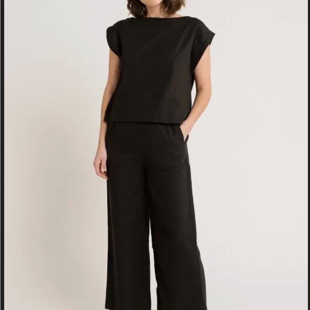 Set of Two LAUDE the Label Everyday Tops (Black + White) Wore Once - Picture 4 of 7